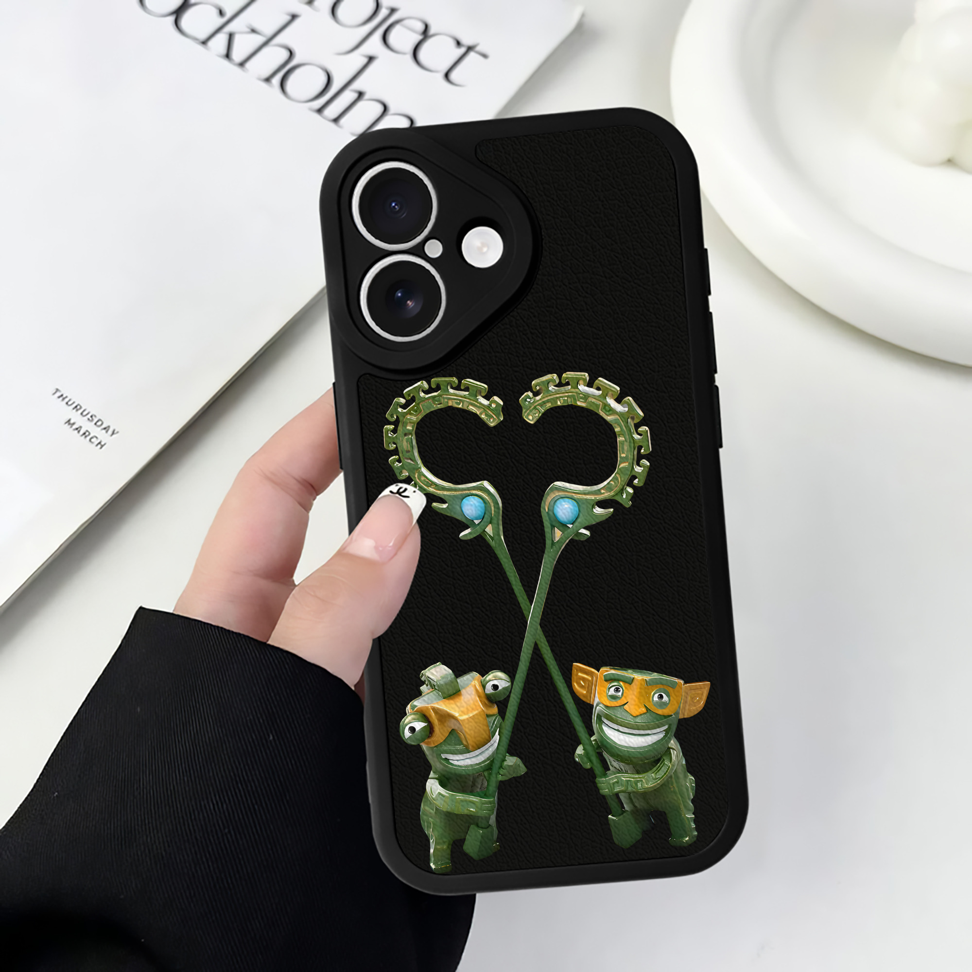 （画像用） Ne Zha 2 ナタ 魔童の大暴れ 【iPhone 16シリーズ対応】シリコンスマホケース（レザー調） 材質：シリコン